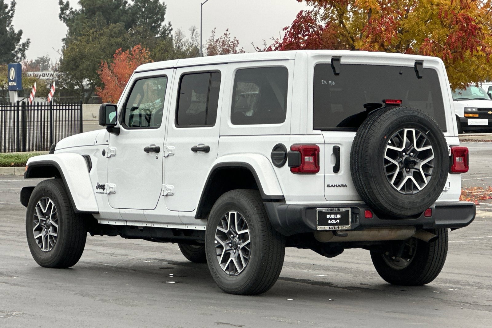 Used 2025 Jeep Wrangler Sahara image 6