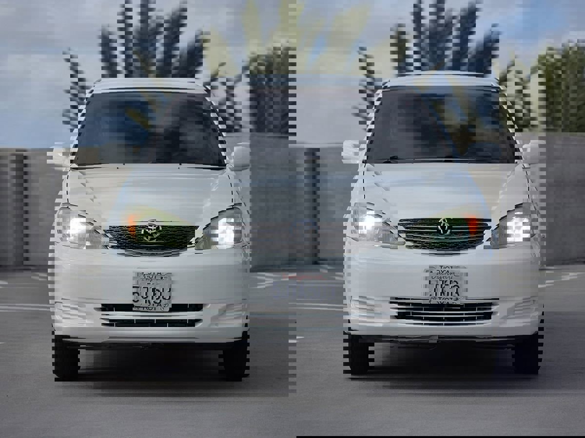 Used 2004 Toyota Camry LE image 3