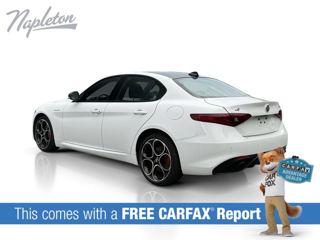 Used 2022 Alfa Romeo Giulia Veloce AWD/4WD image 3