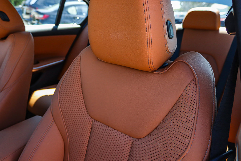 Used 2026 BMW 330i Sedan w/ Premium Package RWD image 29