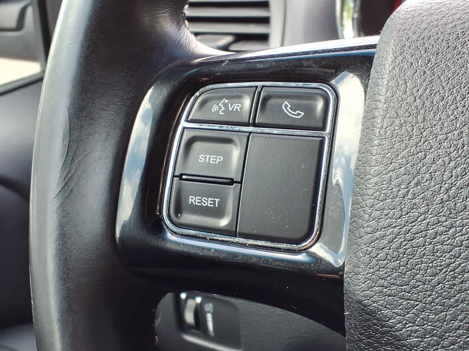 Used 2019 Dodge Grand Caravan SE FWD image 19
