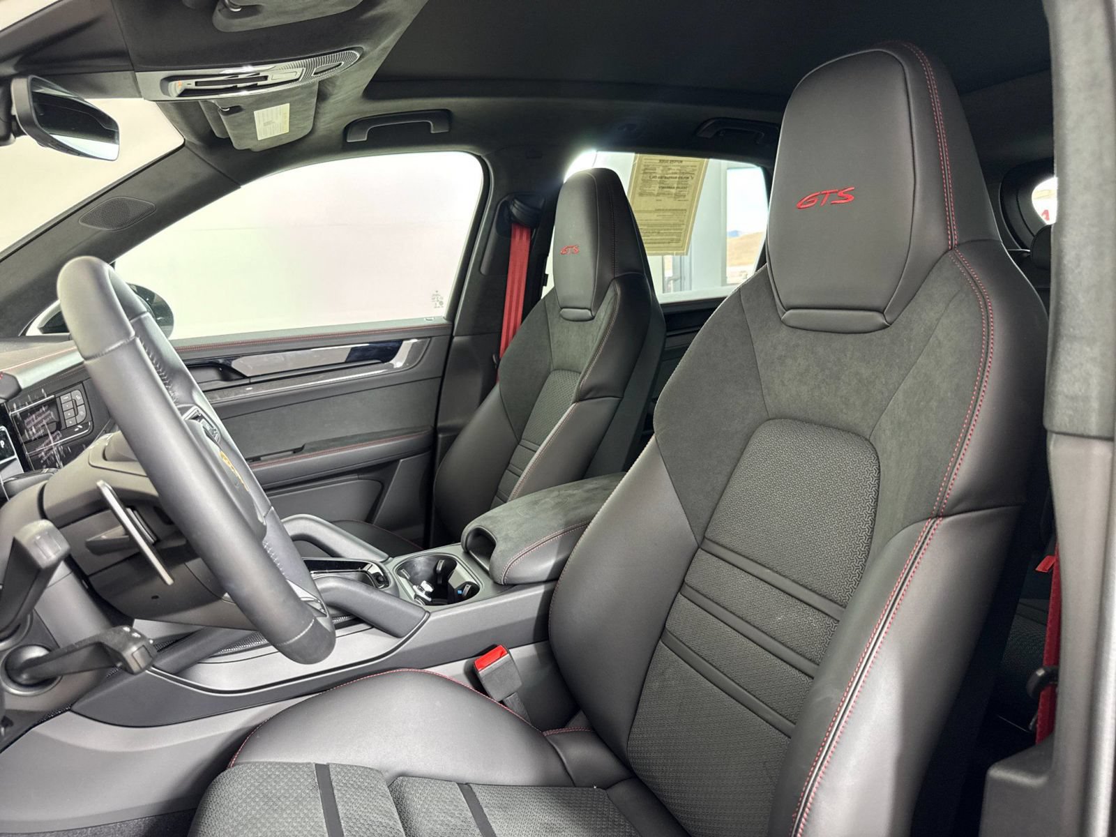 Certified 2026 Porsche Cayenne GTS AWD/4WD image 5