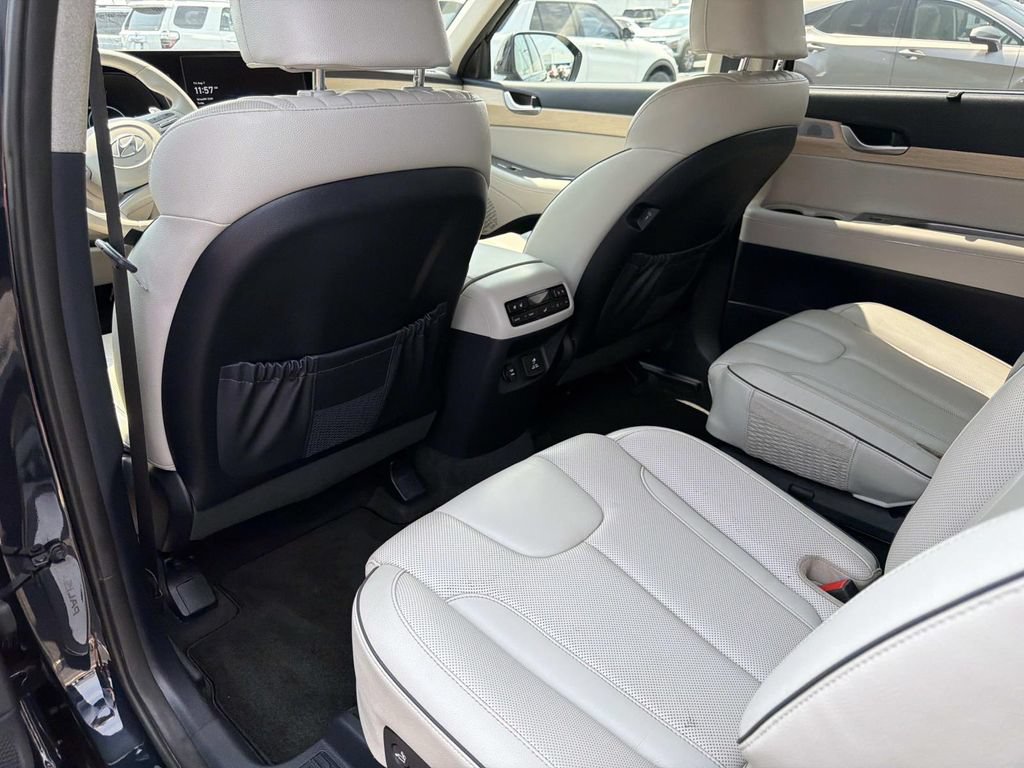 Used 2023 Hyundai Palisade Limited FWD image 15