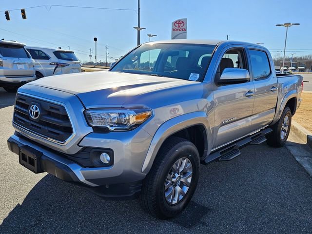 Used 2017 Toyota Tacoma SR5 w/ SR5 Appearance Package (SM) image 3