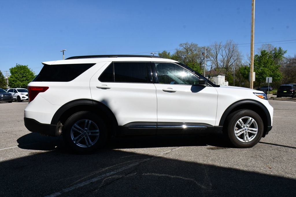 Used 2023 Ford Explorer XLT w/ Equipment Group 202A AWD/4WD image 7