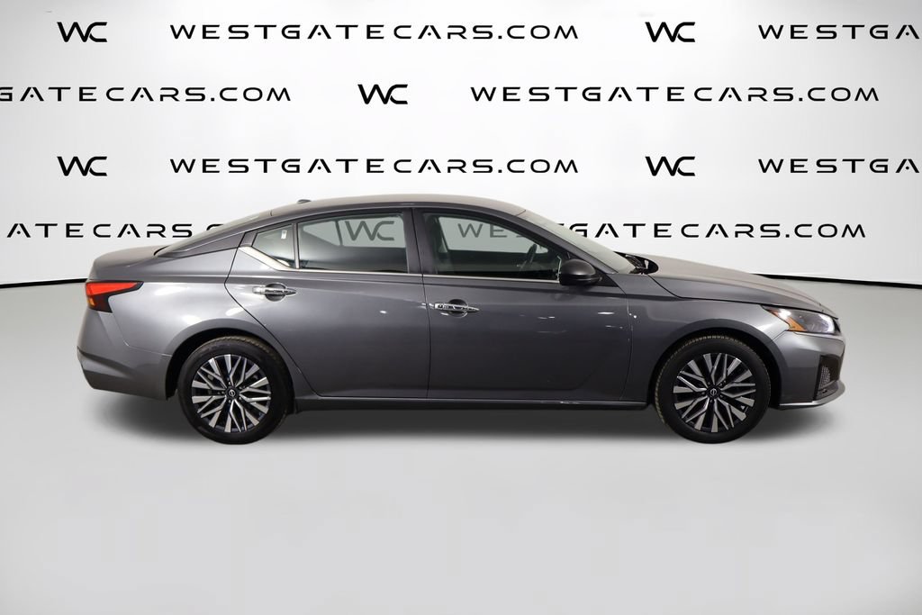 Used 2025 Nissan Altima 2.5 SV FWD image 45