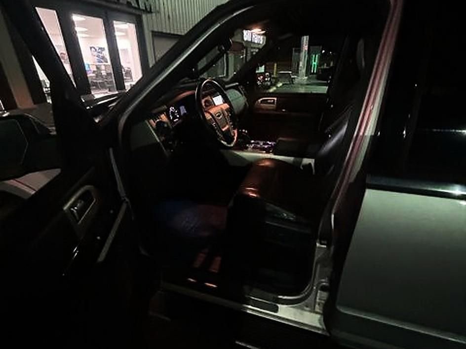 Used 2015 Ford Expedition EL Limited w/ Equipment Group 301A image 4