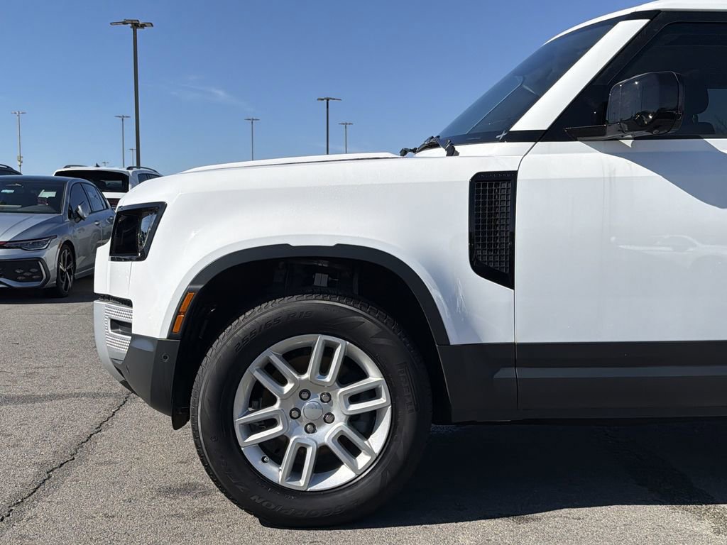 Used 2025 Land Rover Defender 110 S image 9