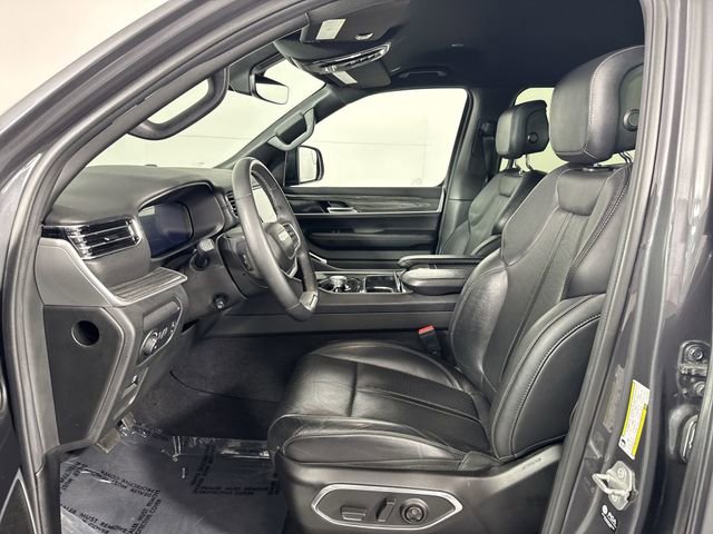 Used 2022 Jeep Wagoneer Series II AWD/4WD image 4