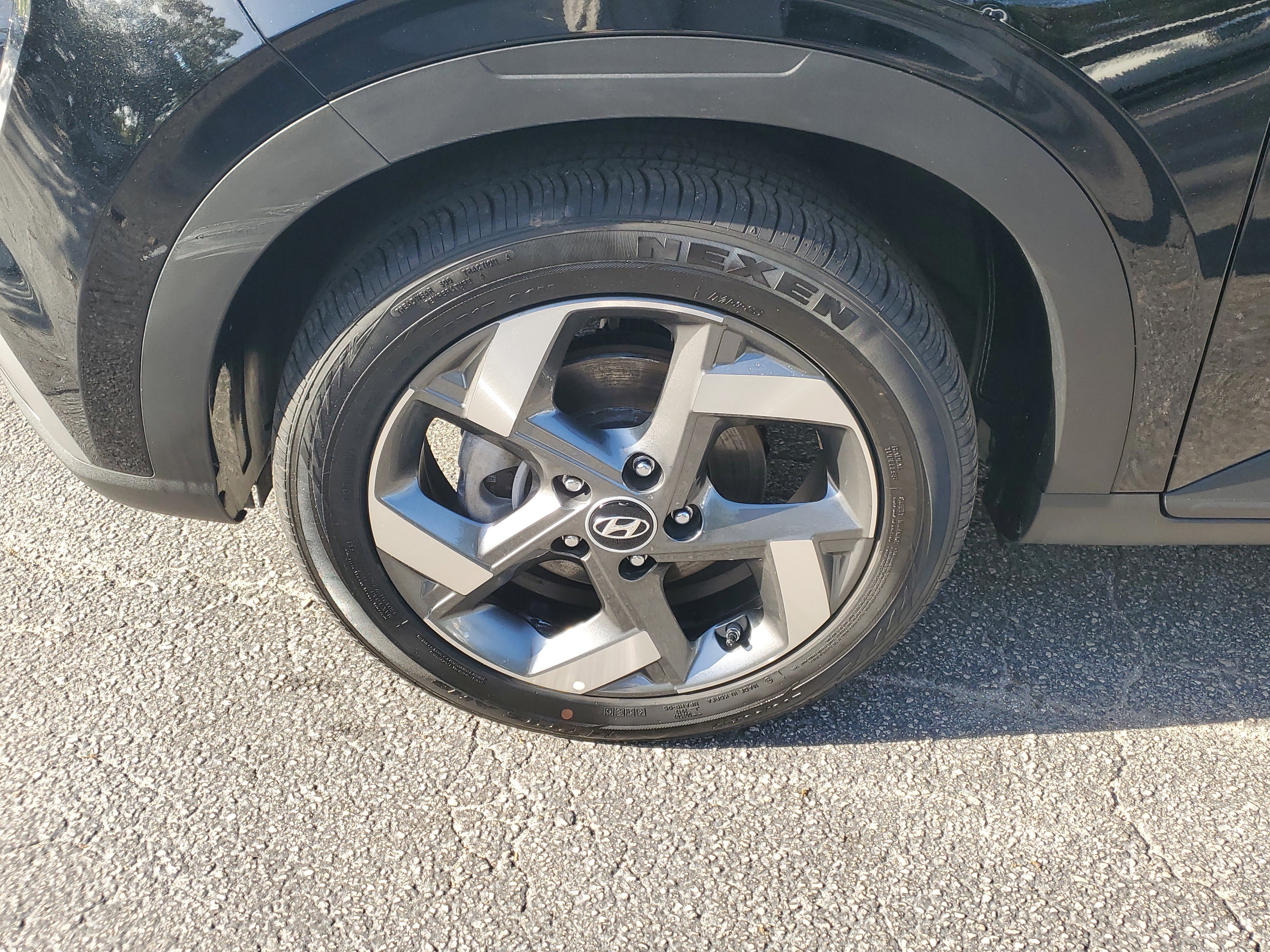 Used 2025 Hyundai Venue SEL FWD image 5