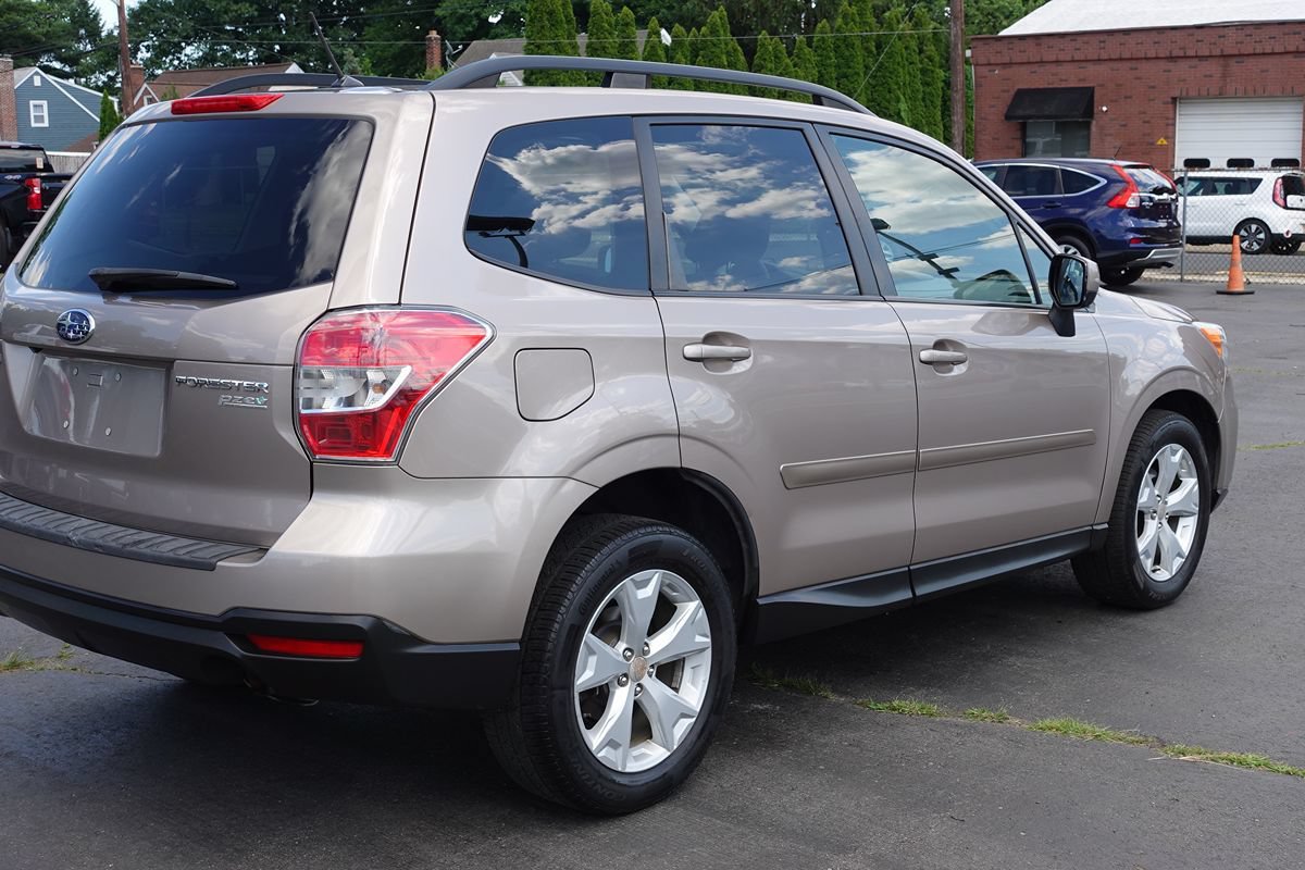 Used 2015 Subaru Forester 2.5i Premium w/ All-Weather Package AWD/4WD image 11