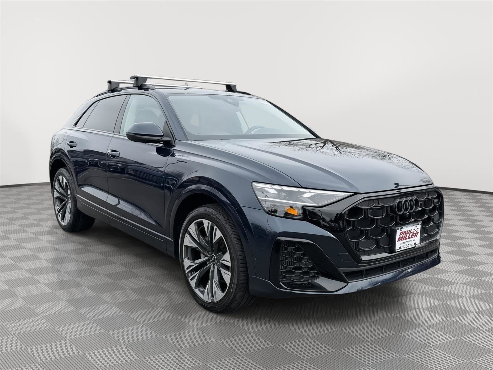Used 2025 Audi Q8 Premium Plus w/ Premium Plus Package image 3