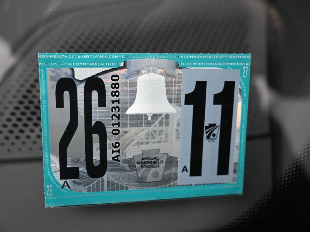 Used 2023 Porsche Taycan image 8