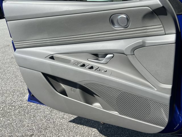 Certified 2025 Hyundai Elantra SEL FWD image 33