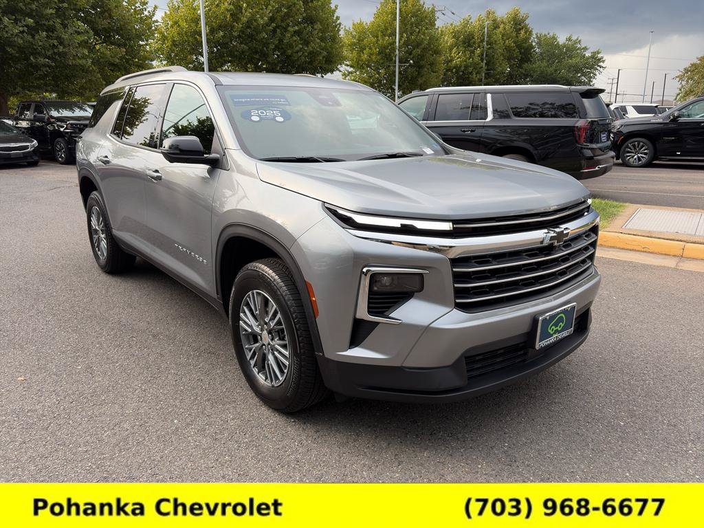 Certified 2025 Chevrolet Traverse LT w/ Driver Confidence Package AWD/4WD image 1