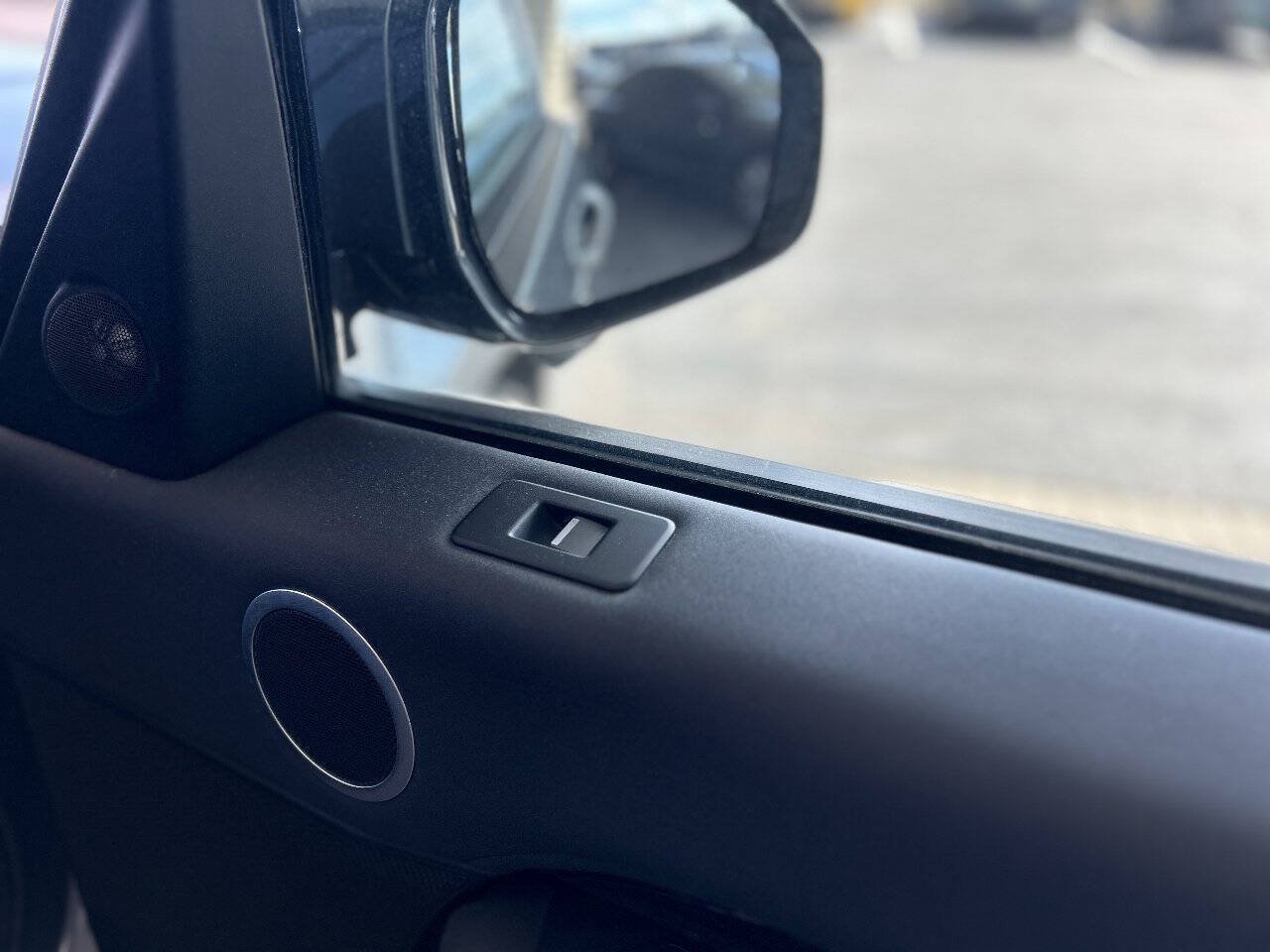 Used 2018 Land Rover Discovery SE AWD/4WD image 53