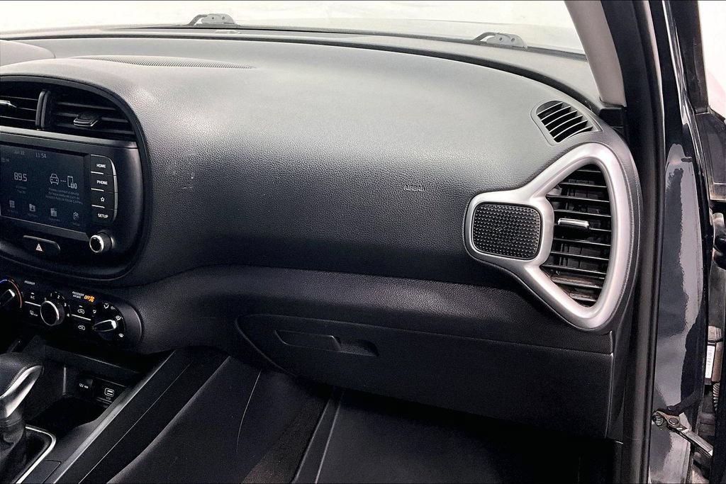 Used 2020 Kia Soul S FWD image 19
