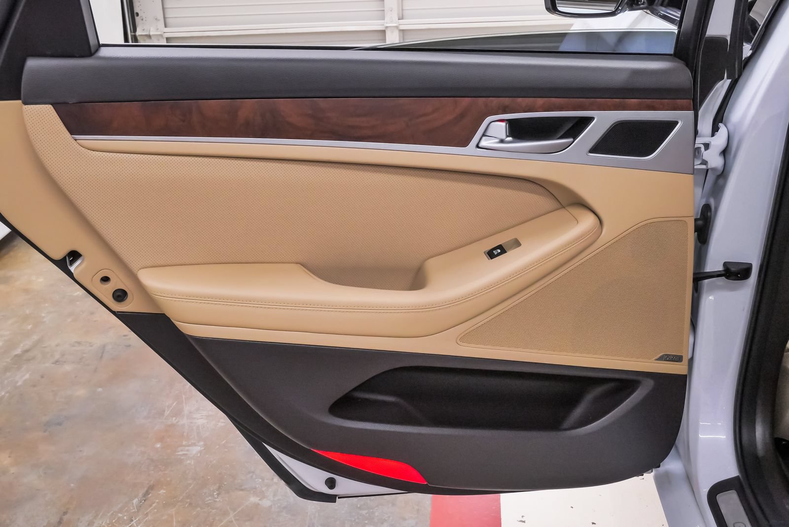 Used 2017 Genesis G80 5.0 Ultimate RWD image 28