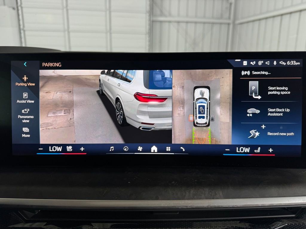 Used 2024 BMW X7 xDrive40i w/ Premium Package image 39