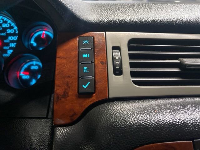 Used 2013 Chevrolet Tahoe LTZ image 18