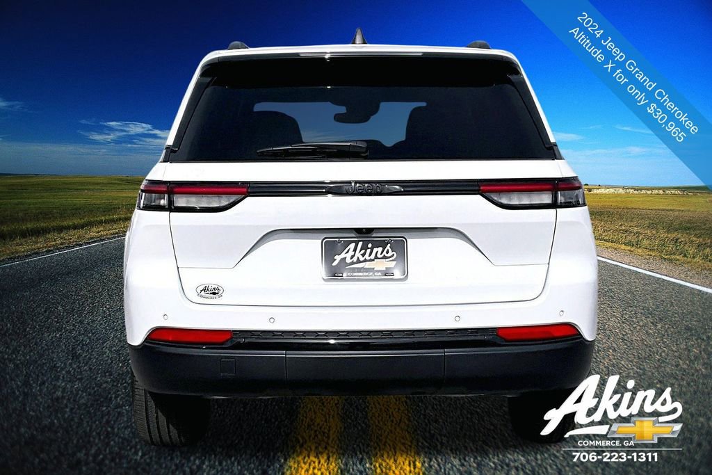 Used 2024 Jeep Grand Cherokee Altitude image 5