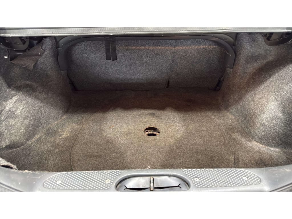 Used 2004 Pontiac Grand Am GT FWD image 7