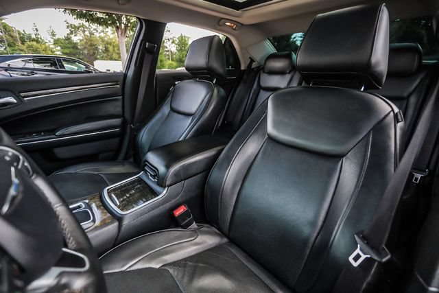Used 2015 Chrysler 300 C RWD image 55