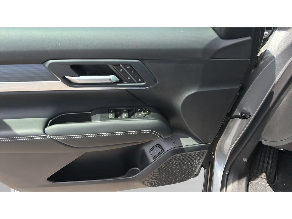 New 2026 GMC Terrain Elevation w/ Elevation Premium Package AWD/4WD image 11