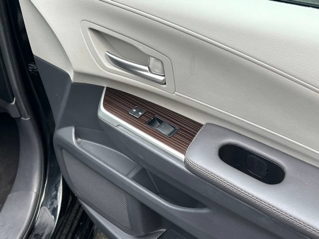 Used 2024 Toyota Sienna XLE w/ XLE Plus Package AWD/4WD image 31