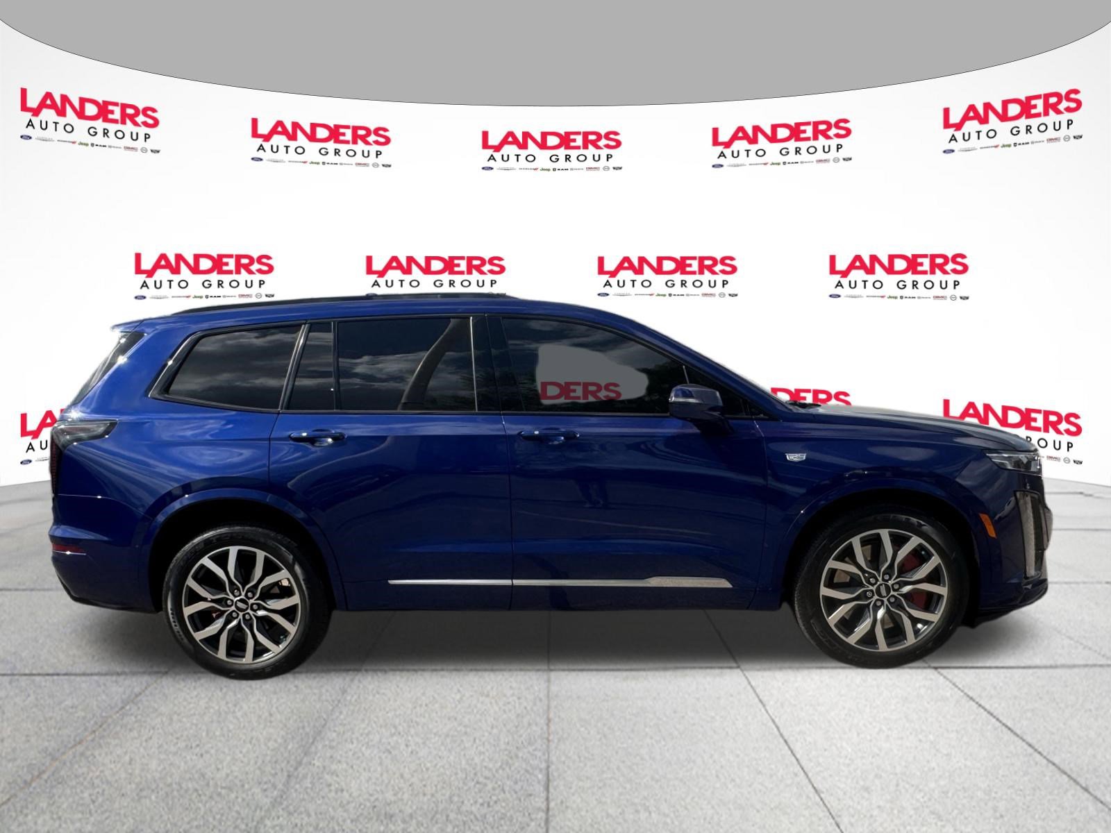 Used 2023 Cadillac XT6 Sport w/ Platinum Package image 2