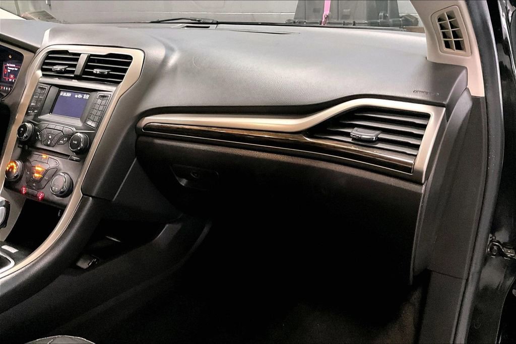 Used 2013 Ford Fusion SE image 16