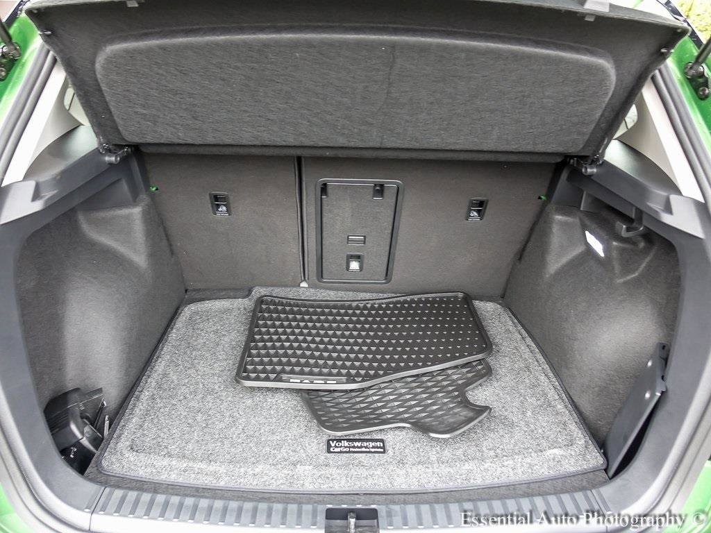 Used 2025 Volkswagen Taos SE image 23