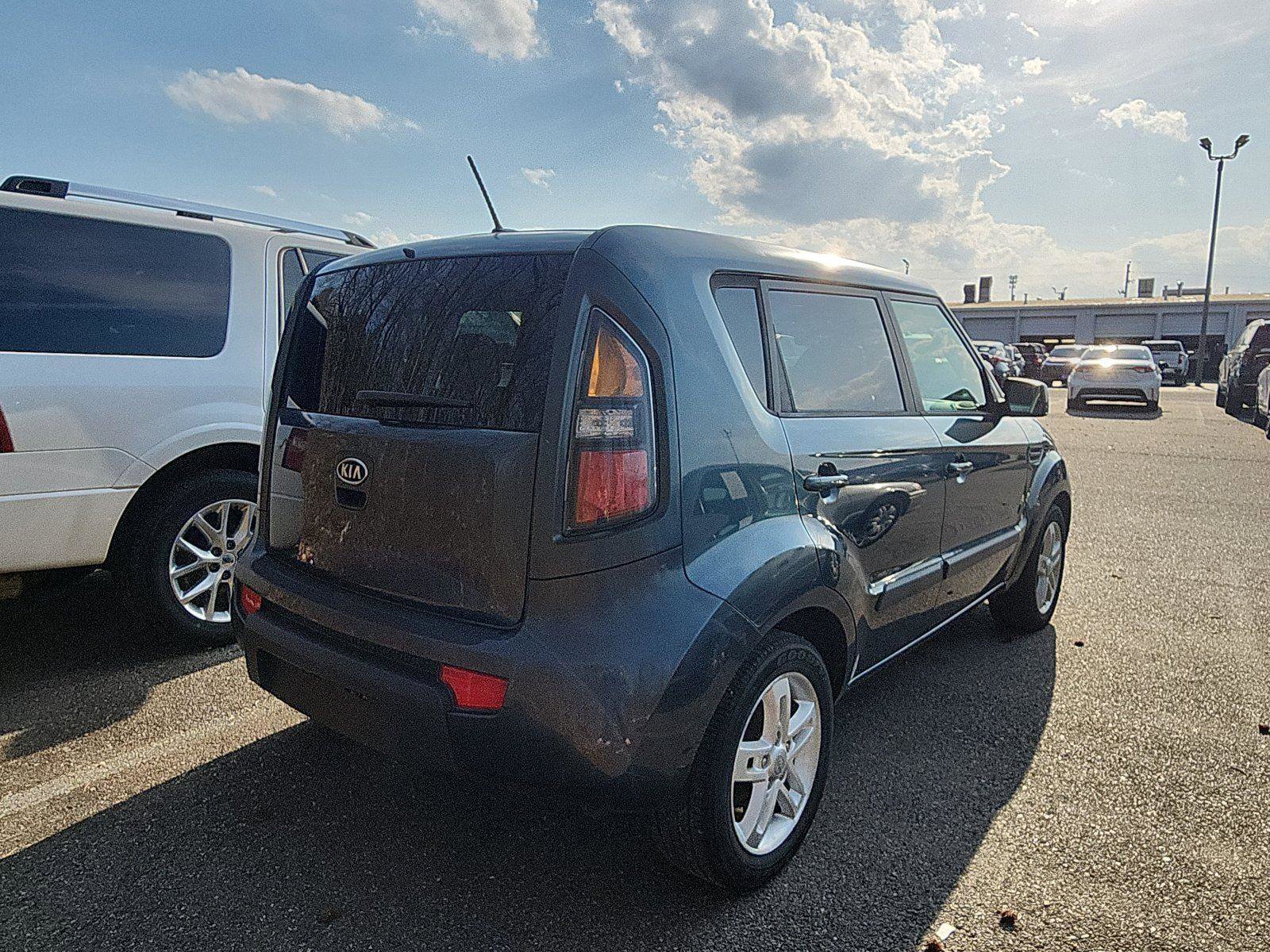 Used 2011 Kia Soul + w/ Audio Pkg image 4