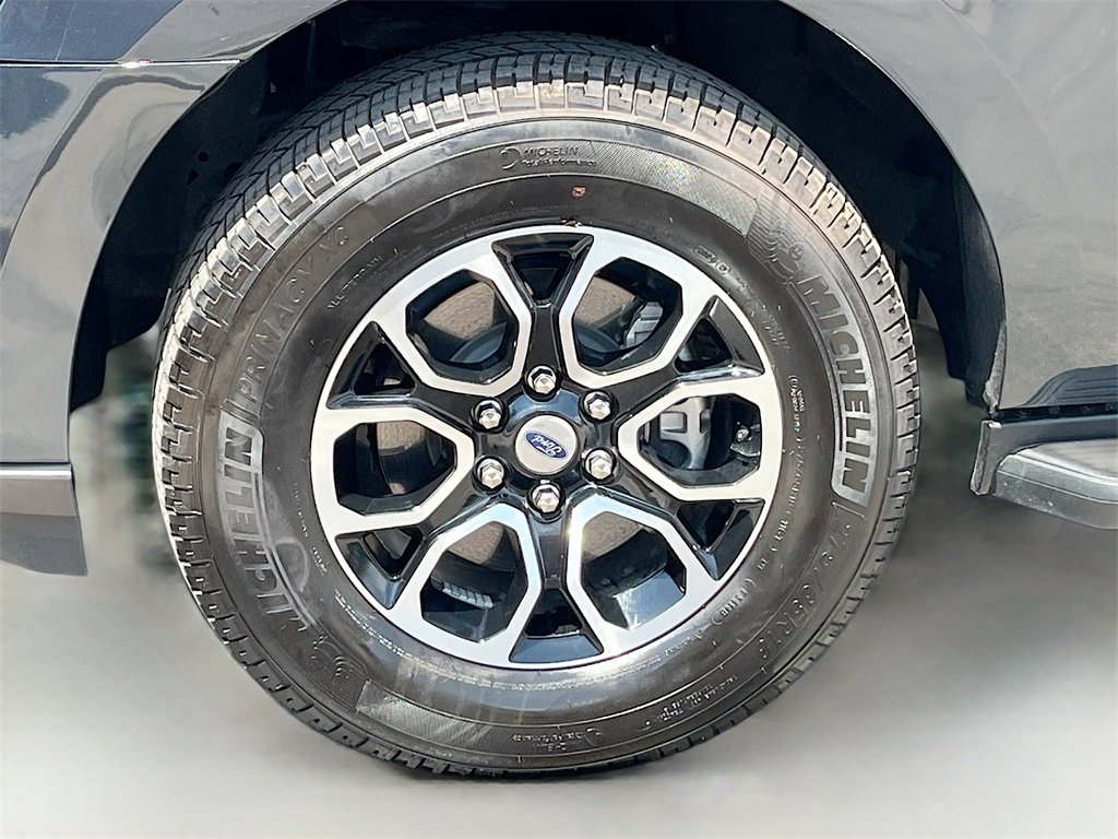 Used 2024 Ford Expedition XLT image 31