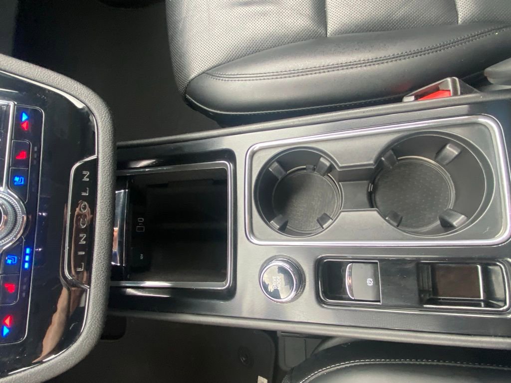 Used 2021 Lincoln Corsair AWD w/ Premium Package image 18