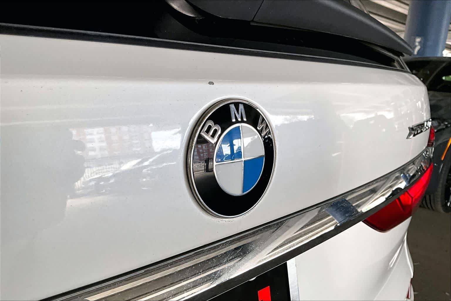 Used 2019 BMW X7 xDrive50i w/ M Sport Package AWD/4WD image 30