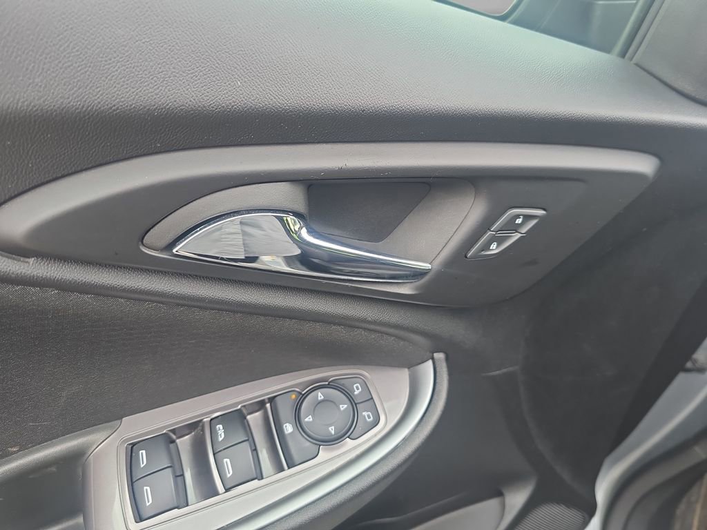 Used 2024 Chevrolet Malibu LT FWD image 11