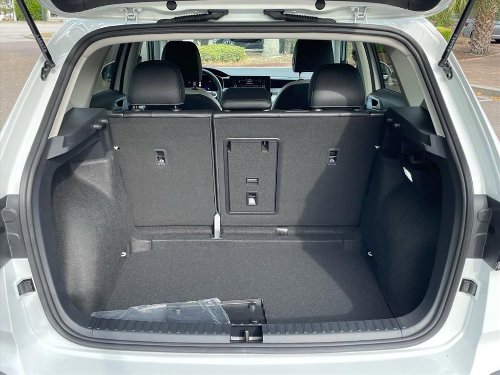 New 2026 Volkswagen Taos SE FWD image 11