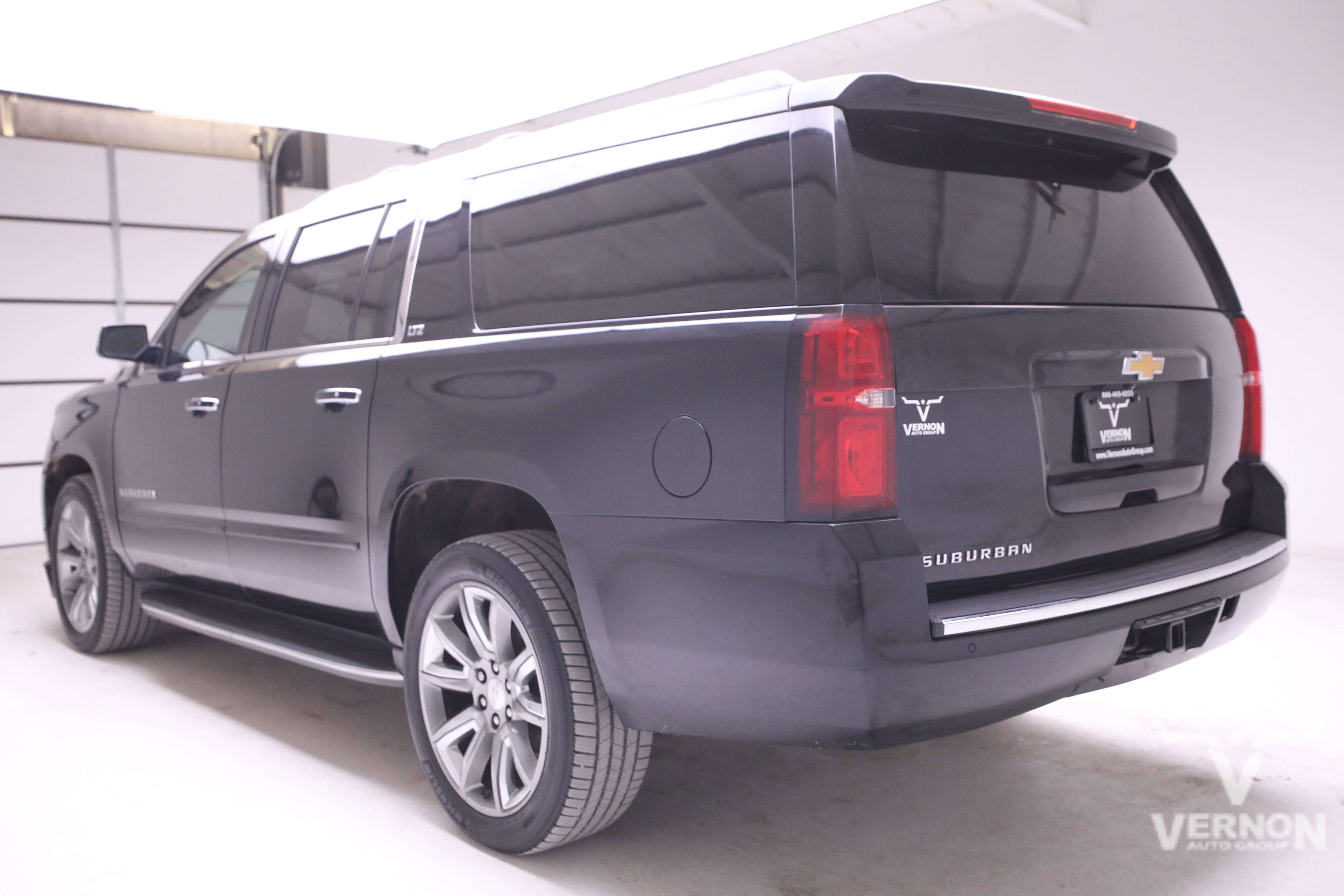 Used 2016 Chevrolet Suburban LTZ image 3