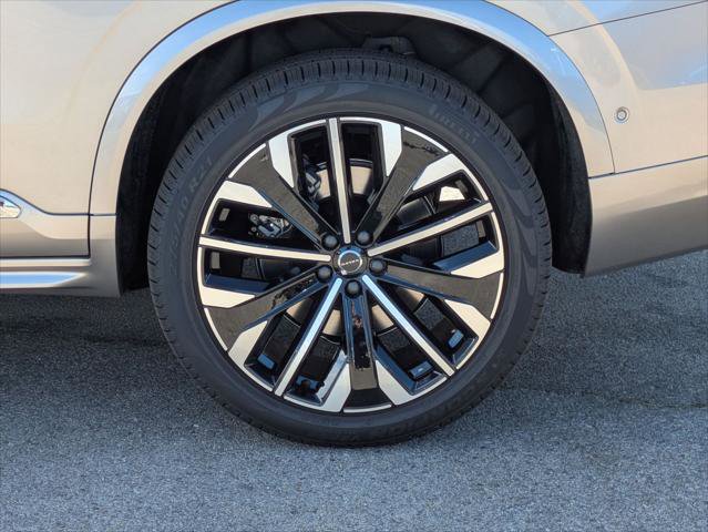 New 2026 Volvo XC90 T8 Plus w/ Protection Package Premier AWD/4WD image 6