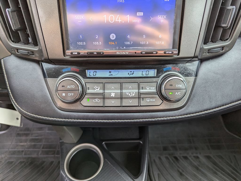 Used 2014 Toyota RAV4 XLE AWD/4WD image 23