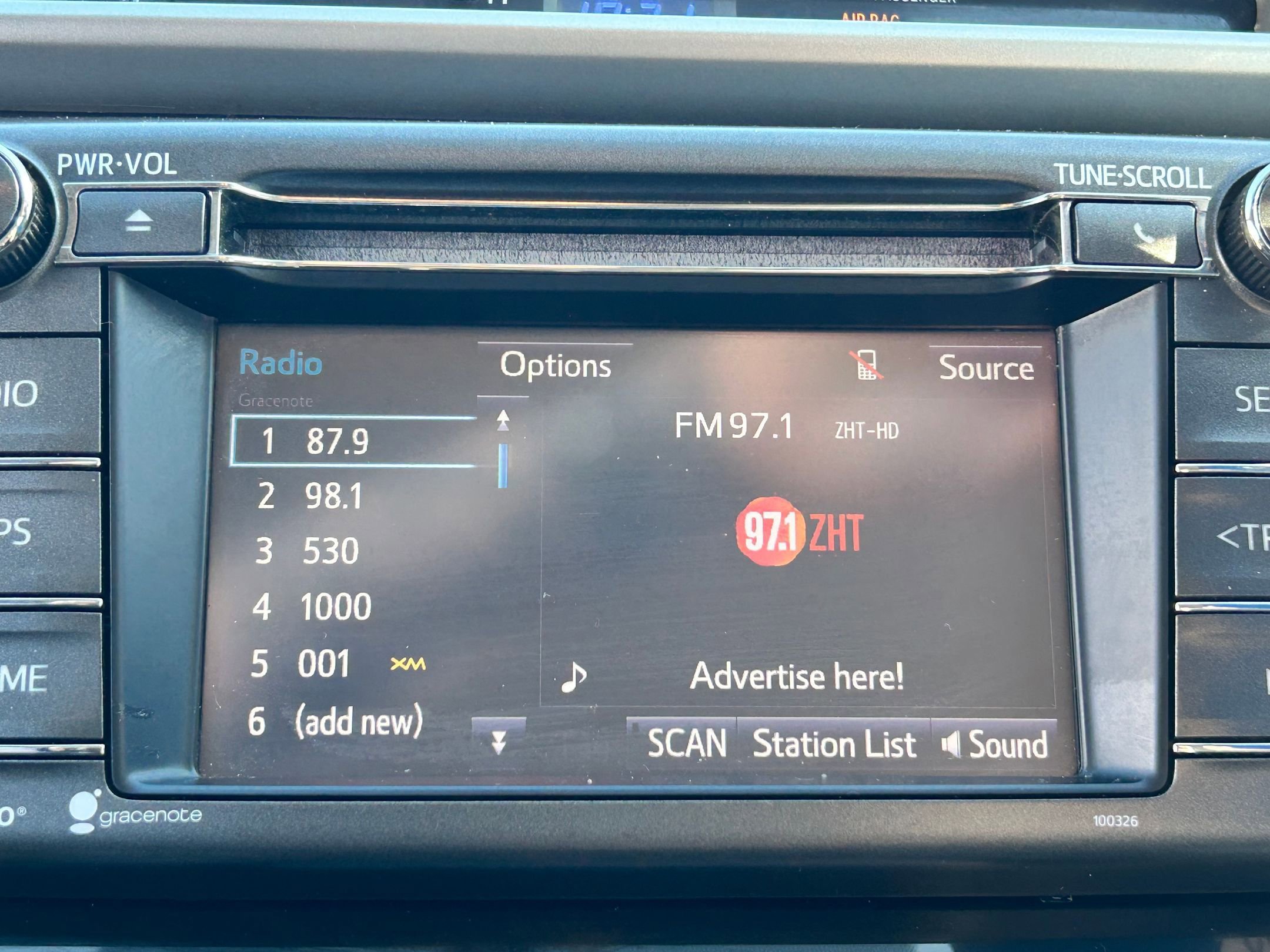 Used 2015 Toyota RAV4 XLE image 19