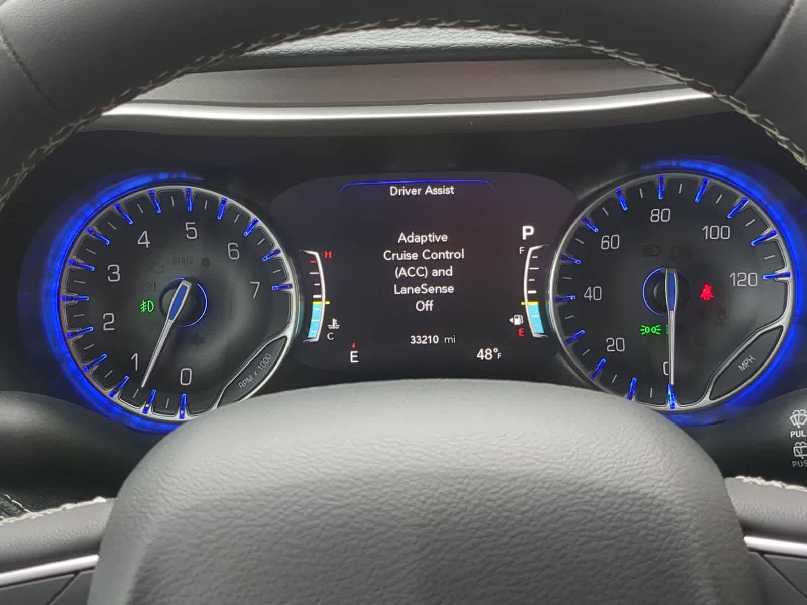 Used 2023 Chrysler Pacifica Touring-L AWD/4WD image 31