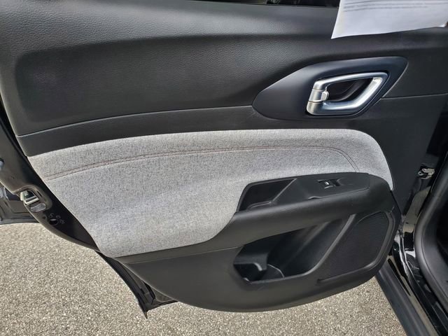 Used 2022 Jeep Compass Latitude image 11