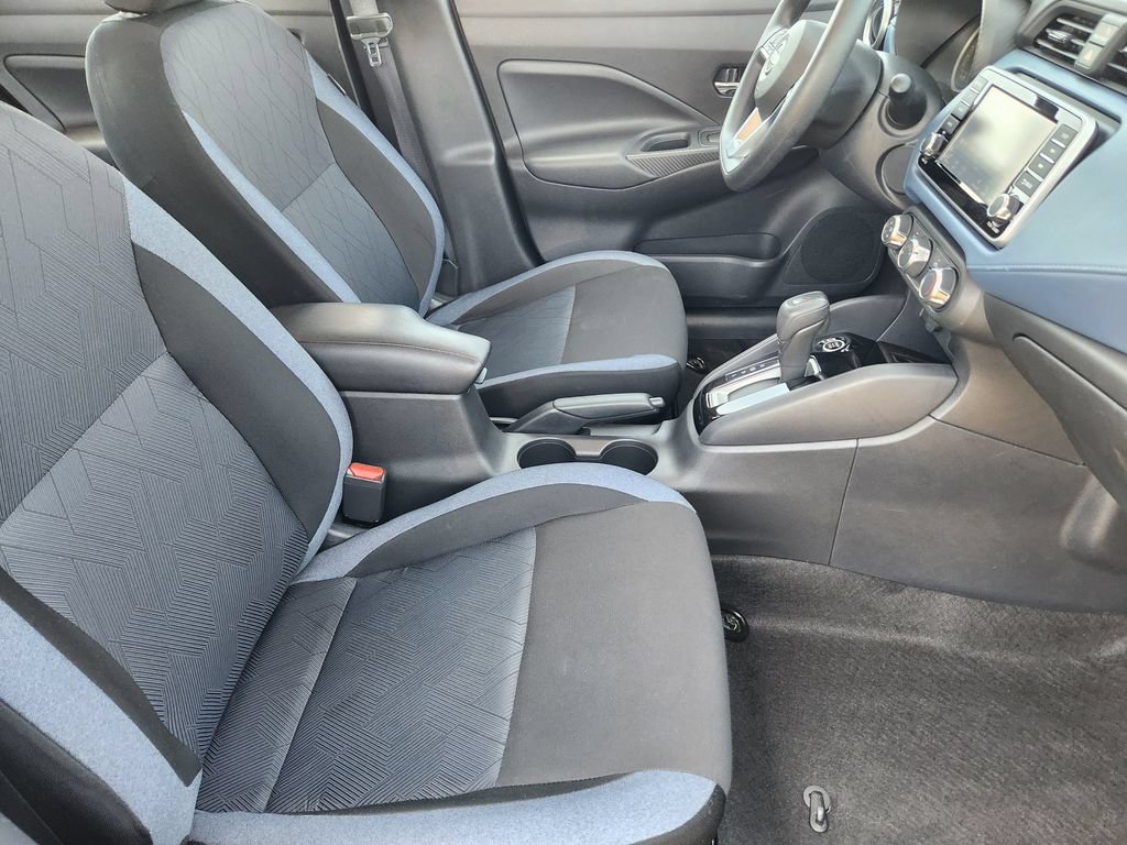 Used 2025 Nissan Versa SV FWD image 14