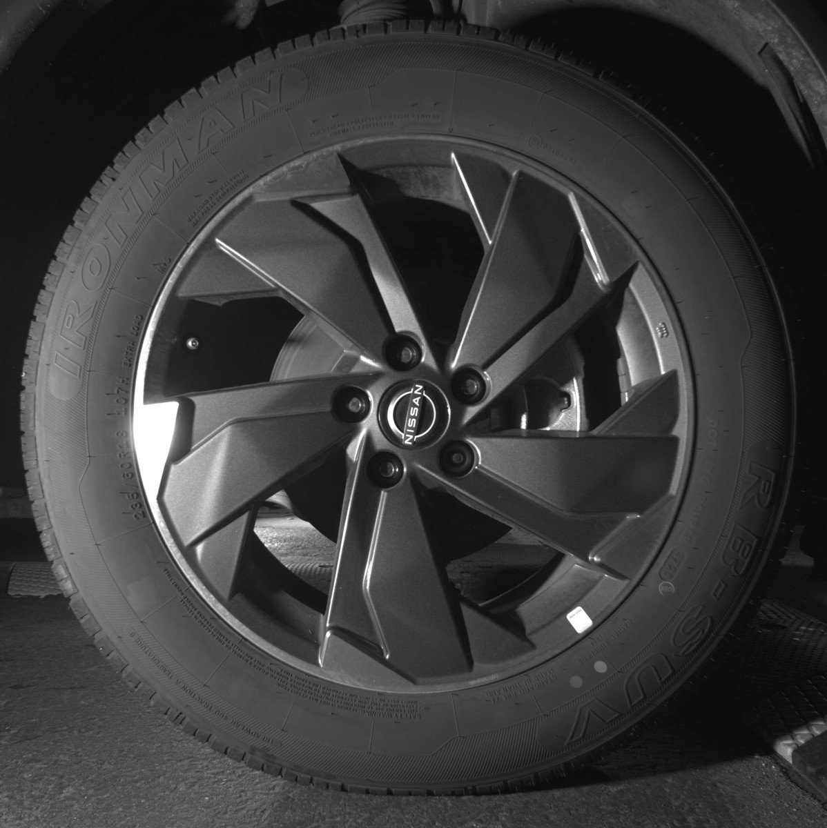 Used 2025 Nissan Rogue SV FWD image 13