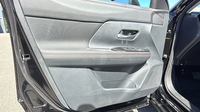 New 2025 Nissan Kicks SR image 23