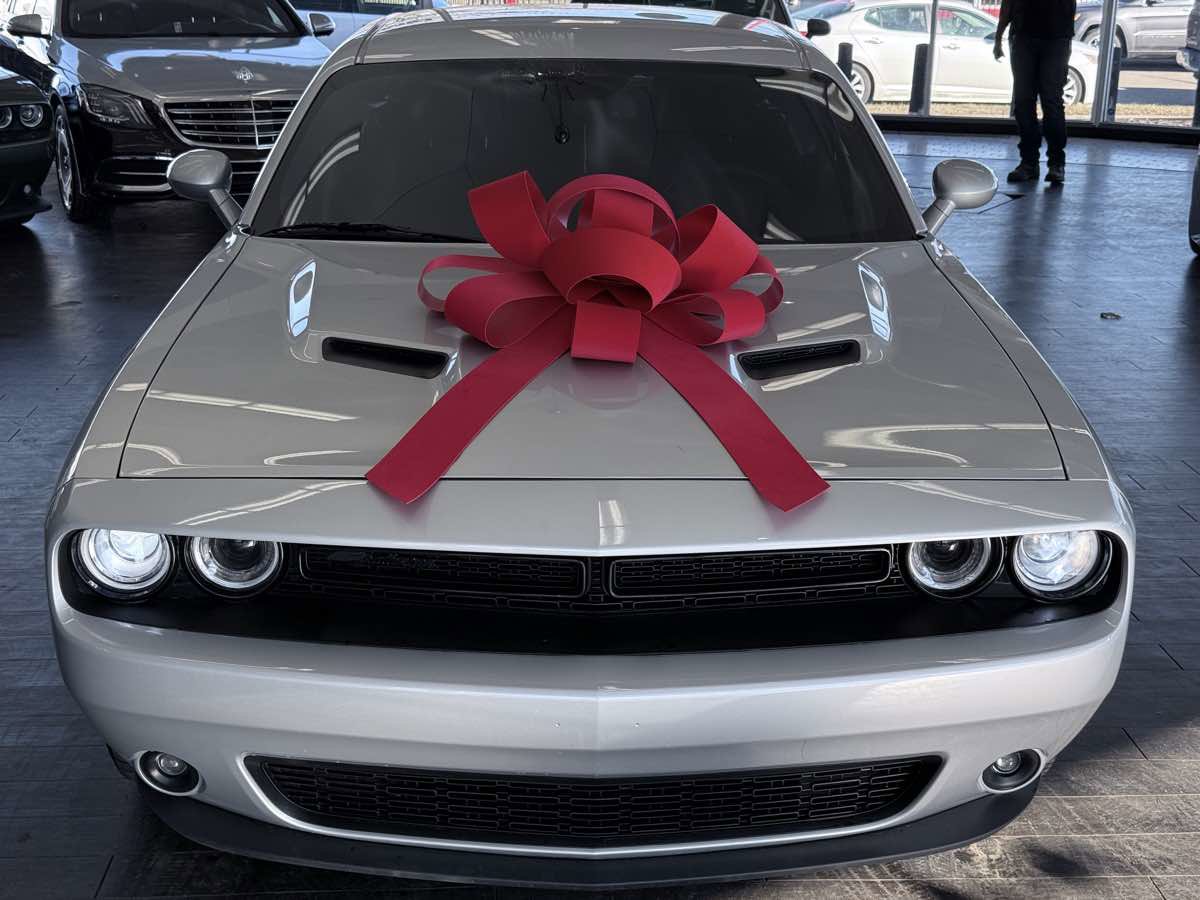 Used 2023 Dodge Challenger SXT w/ Blacktop Package image 3