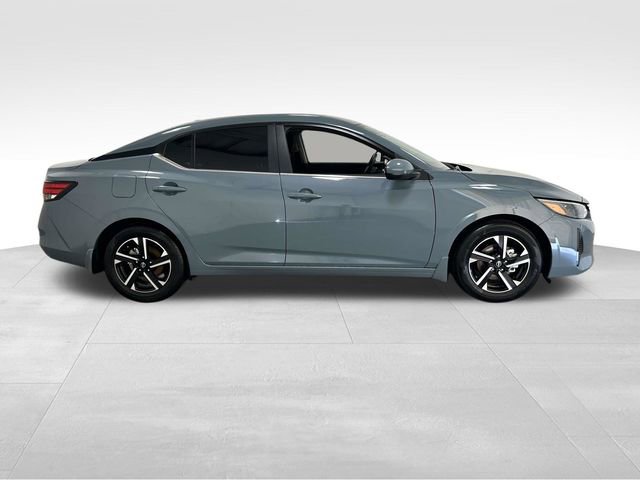 Used 2025 Nissan Sentra SV FWD image 2