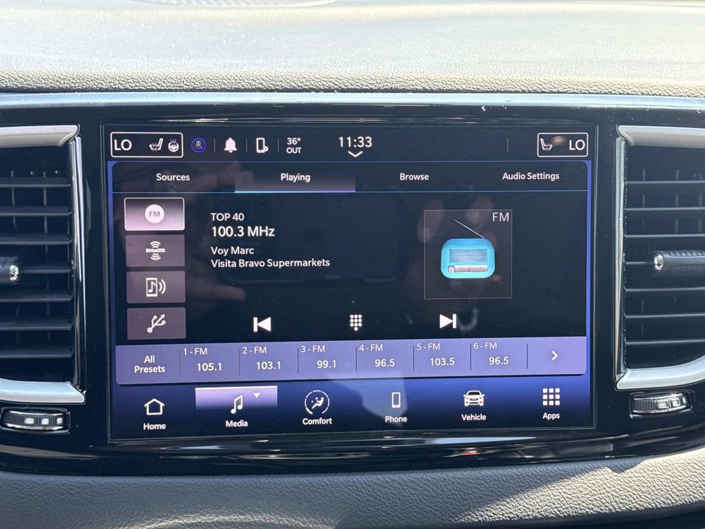Used 2023 Chrysler Pacifica Touring-L FWD image 22